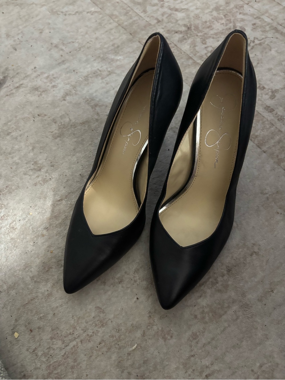 Jessica Simpson Black Pointed Leather Pumps
